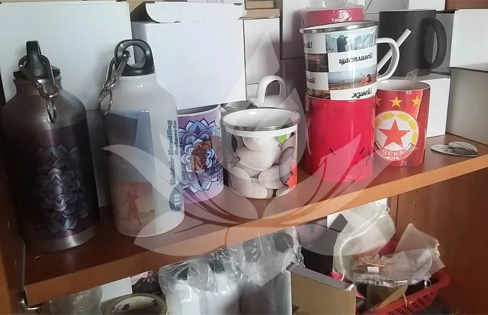 Printed mugs and bottles