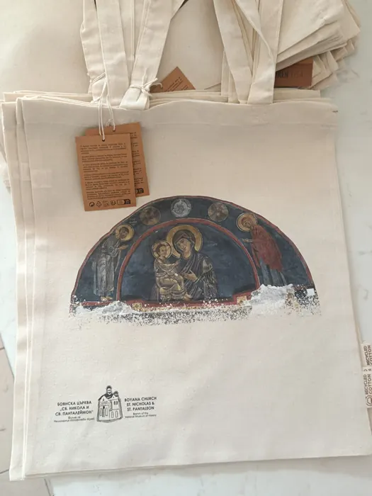 Cotton tote with an icon print