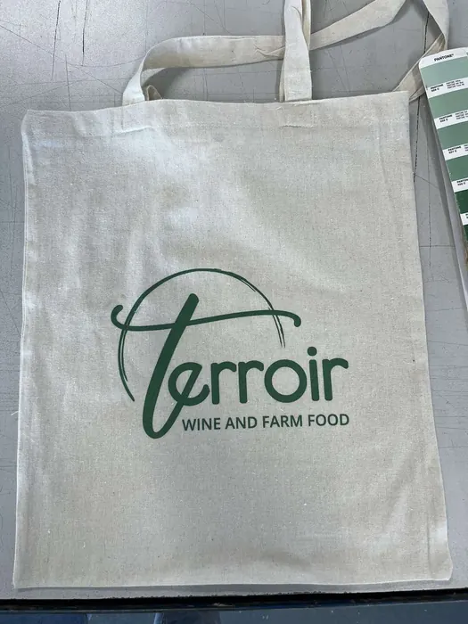 Cotton tote with logo
